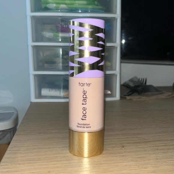 Tarte Face Tape Double Duty Foundation - Picture 1 of 4